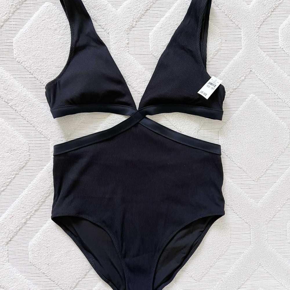 Black Women’s One-Piece Cutout Swimsuit - Classic Style